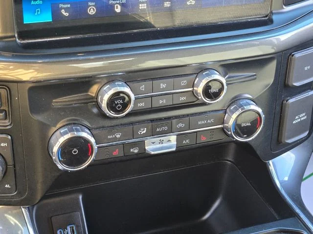 Used 2023 Black Ford XLT image 29