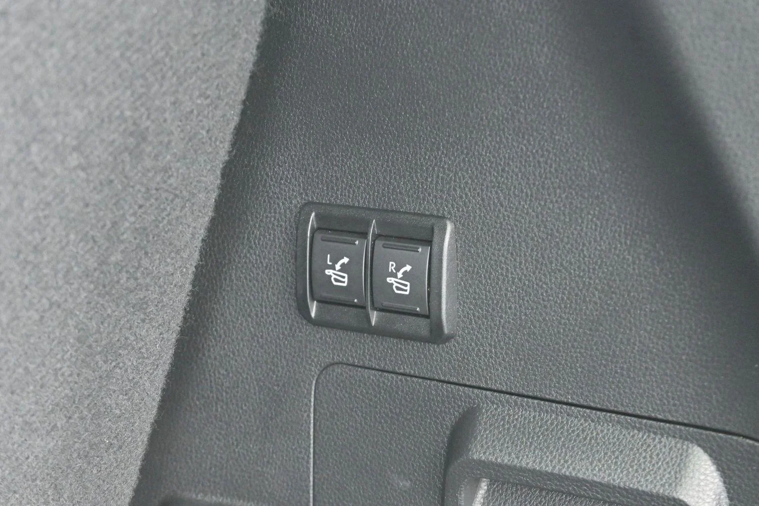Used 2023 Magnetic Gray Metallic Toyota Platinum image 11