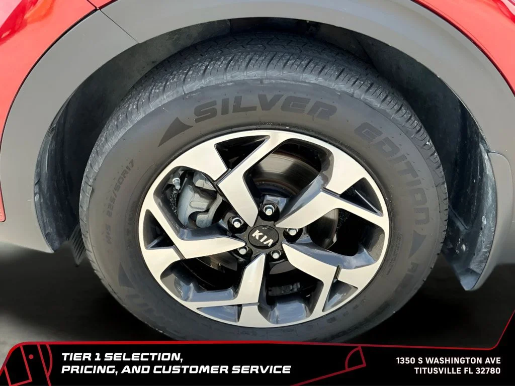 Used 2022 Red Kia LX image 28