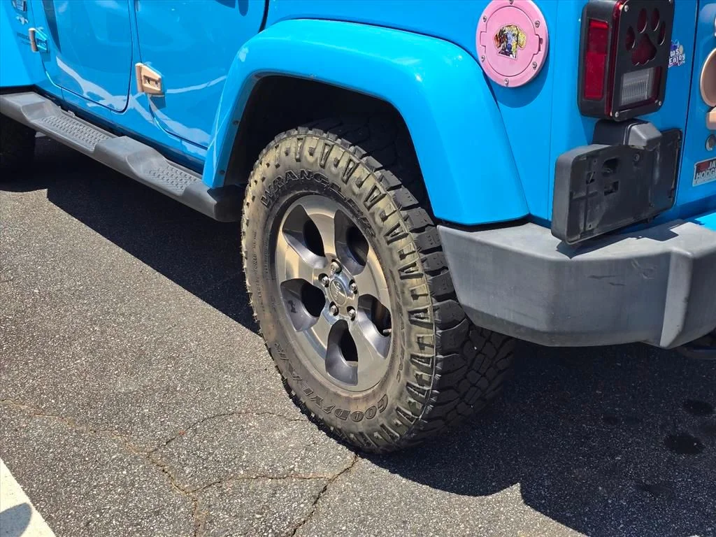 Used 2017 Blue Jeep Unlimited Sahara image 20