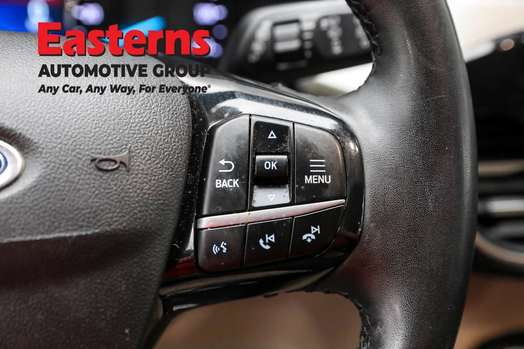 Used 2021 Black Ford SEL image 16