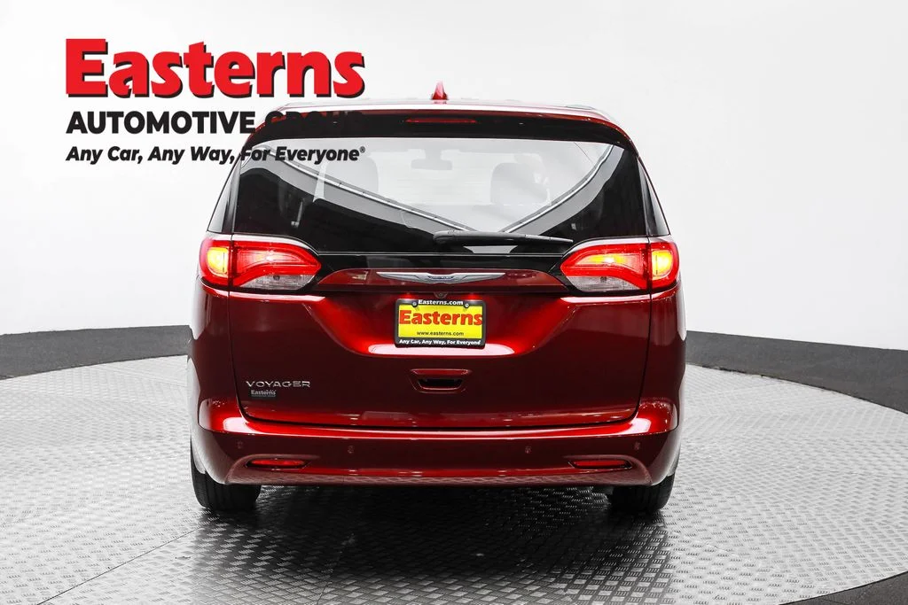 Used 2020 Red Chrysler LX image 6
