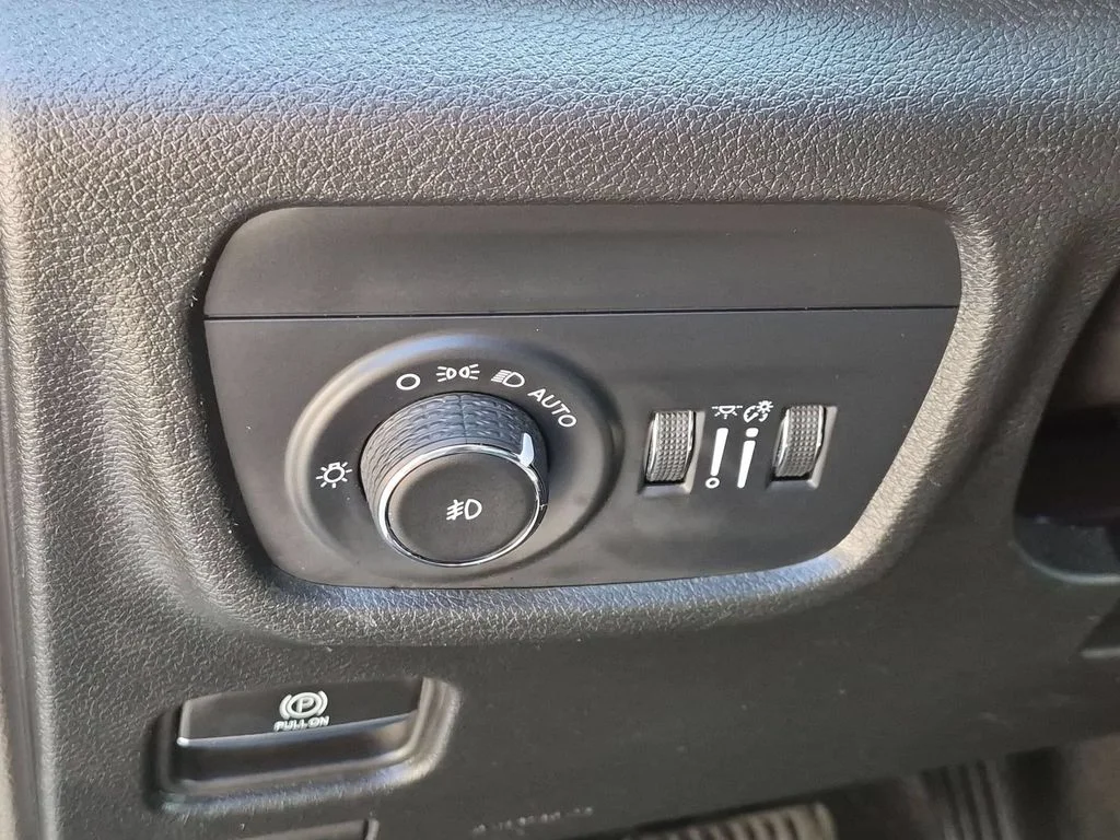 Used 2025 Gray Jeep Limited image 15
