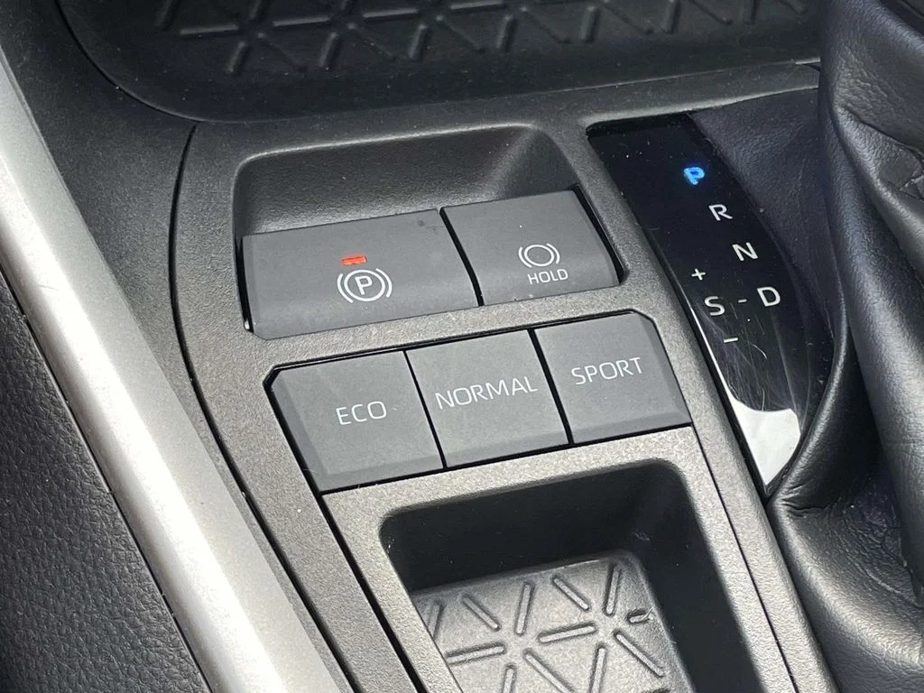 Used 2022 Magnetic Gray Metallic Toyota LE image 23