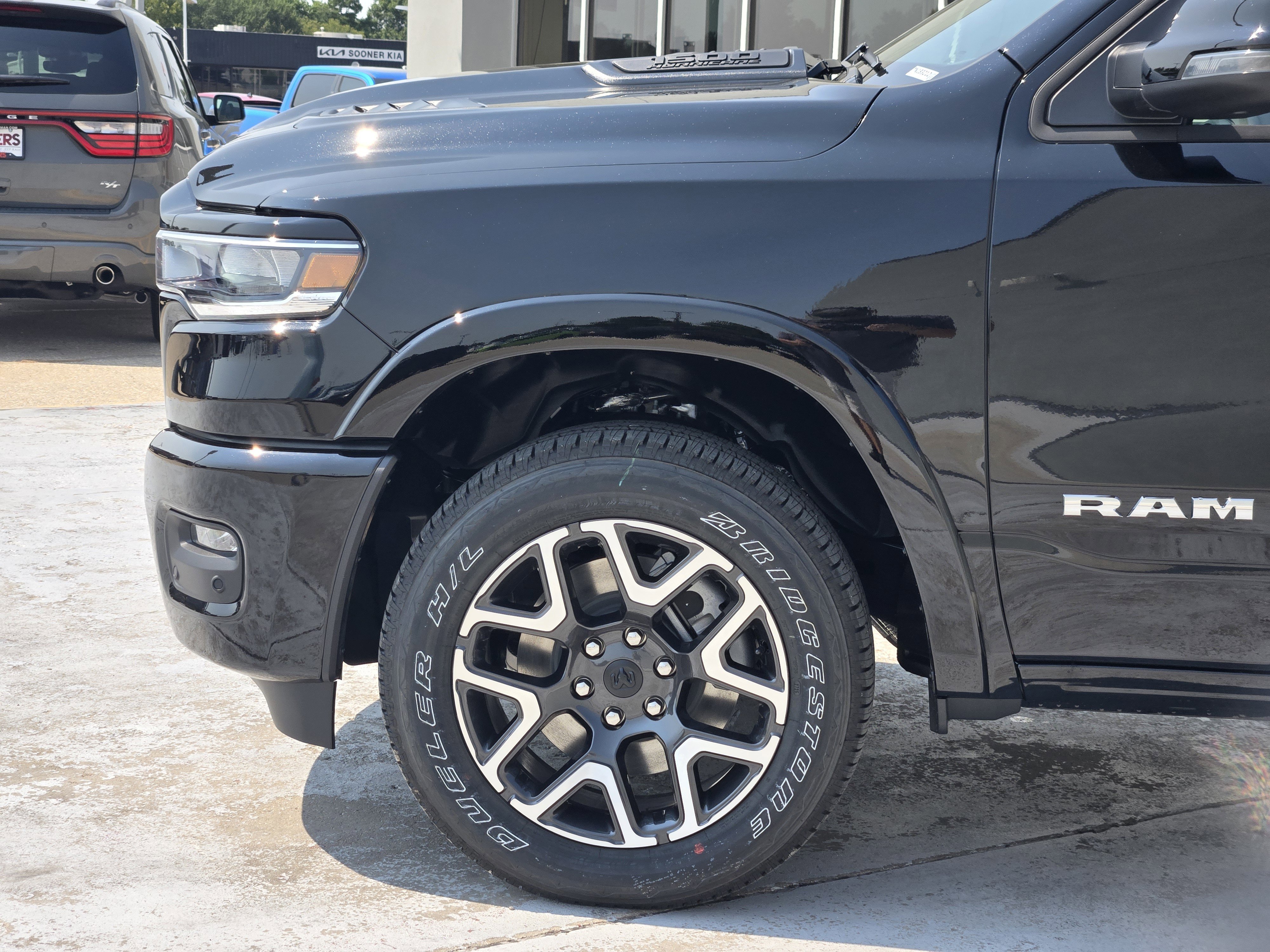 New 2026 Diamond Black Crystal Pearl-Coat Exterior Paint RAM Laramie image 5