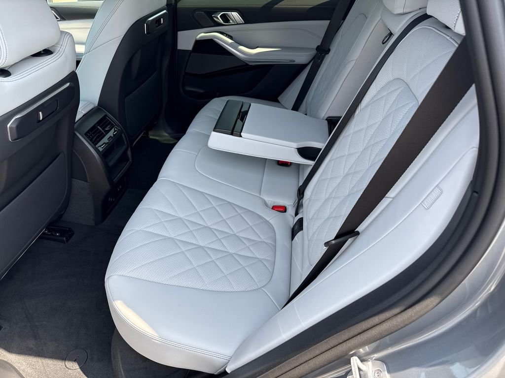 New 2026 Skyscraper Grey Metallic BMW xDrive50e image 18