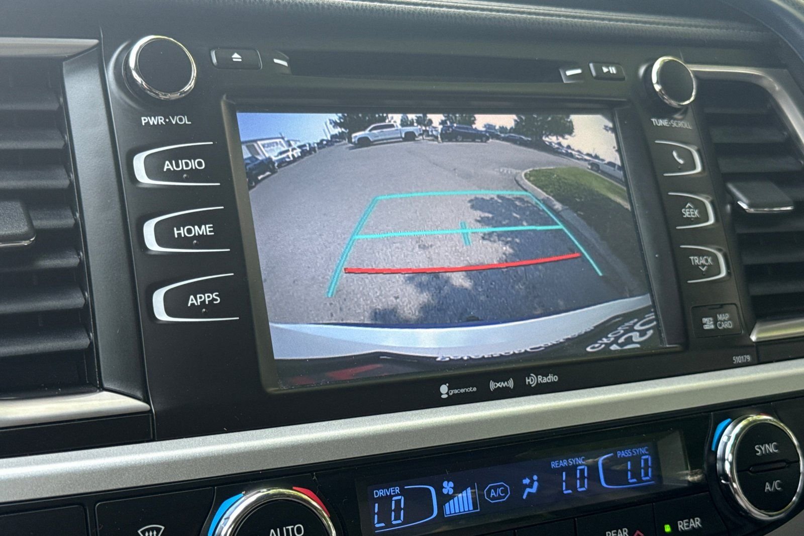Used 2018 White Toyota XLE image 20