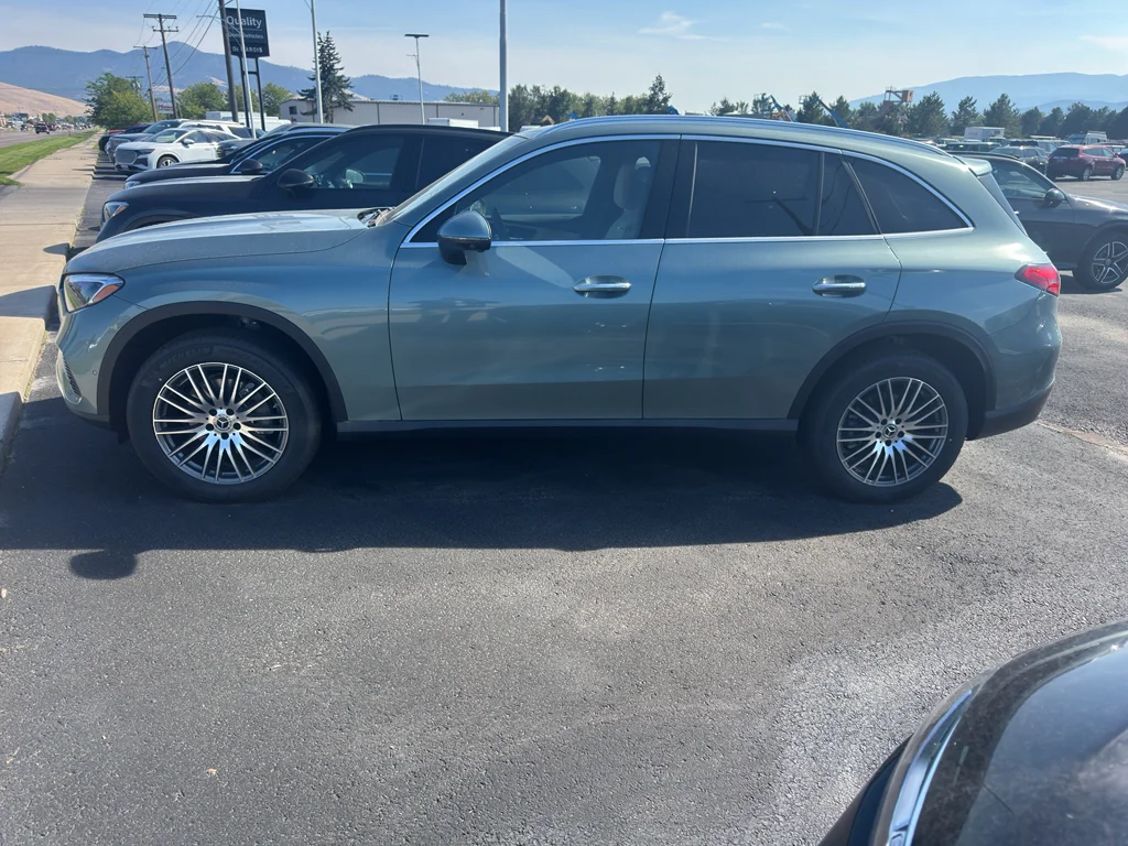 2026 Mercedes-Benz GLC Base