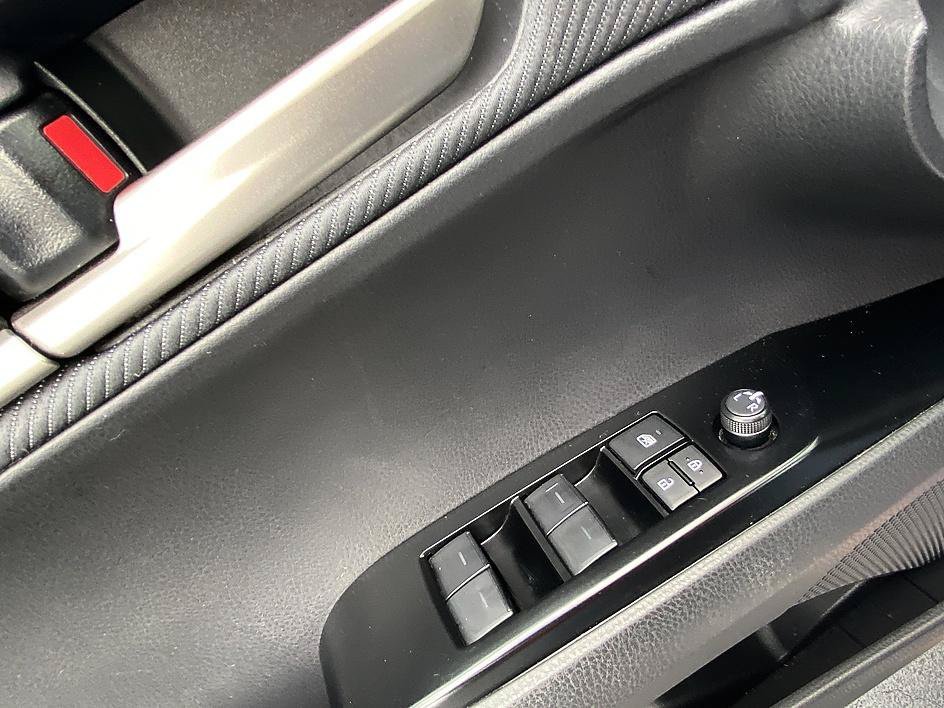 Used 2025 Ice Cap Toyota SE image 9