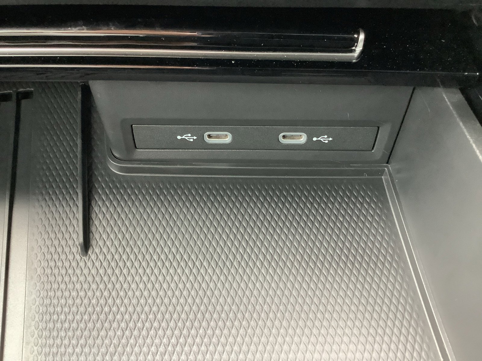 New 2026 Pure Gray Volkswagen 2.0T SE w/Technology image 21