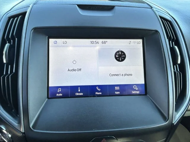 Used 2020 Silver Ford SE image 22