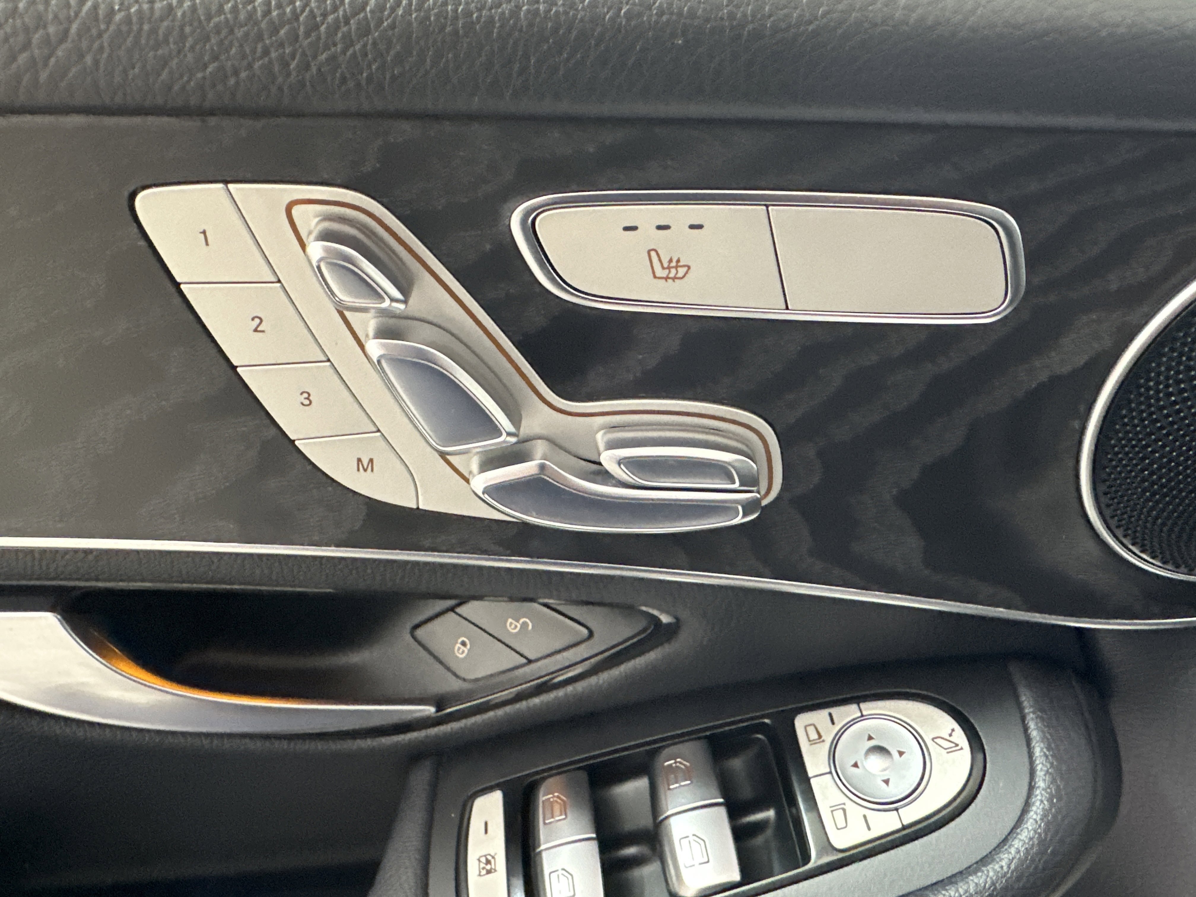 Used 2018 White Mercedes-Benz GLC 300 image 9