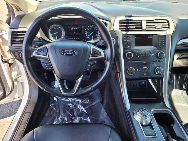 Used 2017 White Ford SE image 9