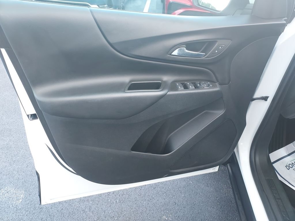 Used 2022 White Chevrolet LT image 12
