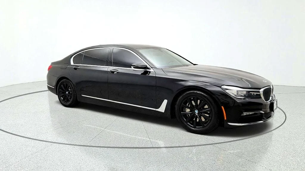 Used 2018 Black Sapphire Metallic BMW 740i xDrive image 3