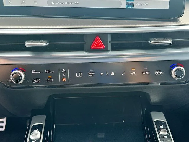 2025 Kia Sorento SX Prestige Hybrid - Photo 16