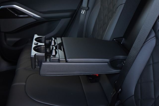 Used 2025 Gray BMW xDrive40i image 31