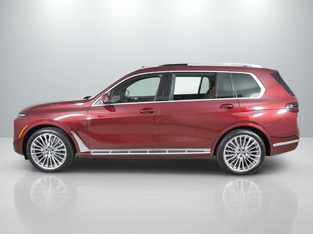 Used 2027 Red BMW xDrive40i image 16