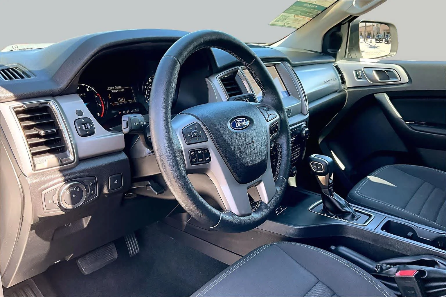 Used 2023 Oxford White Ford XLT image 16