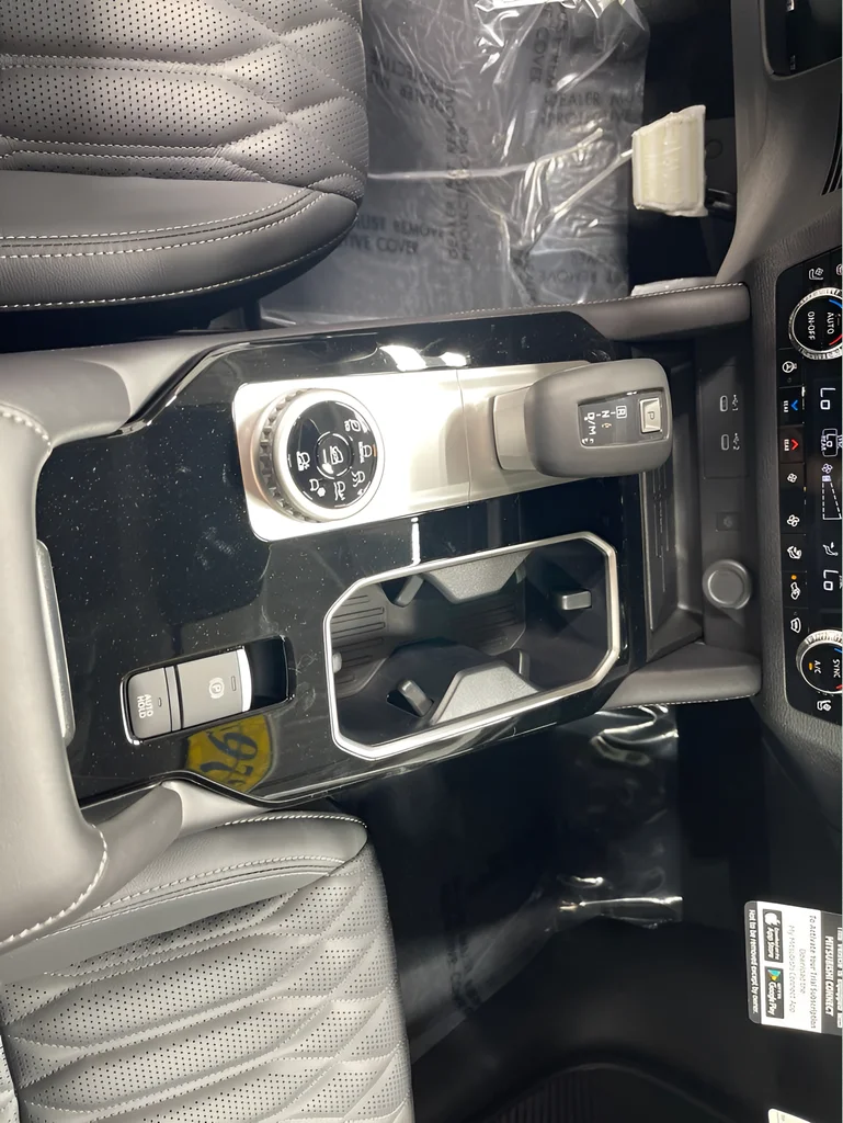 New 2026 Graphite Gray Mitsubishi SEL image 13