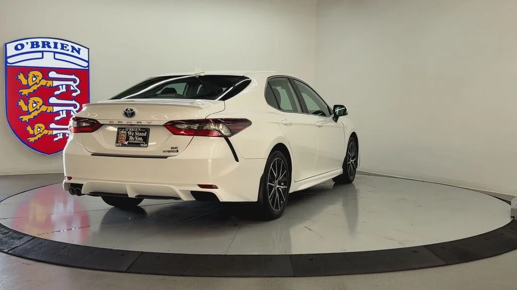 Used 2024 Ice Toyota SE image 5