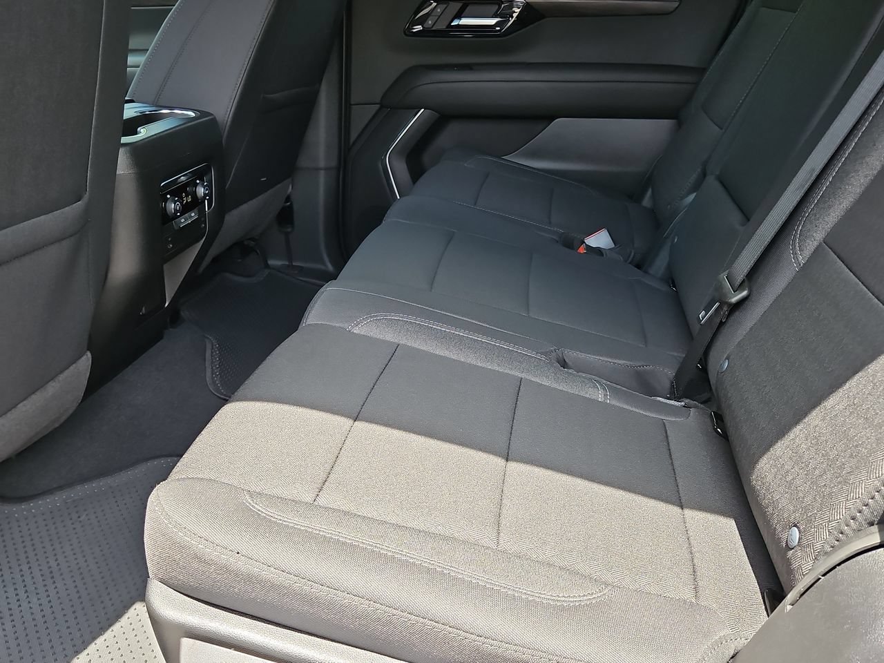 2026 Chevrolet Suburban LS - Photo 24