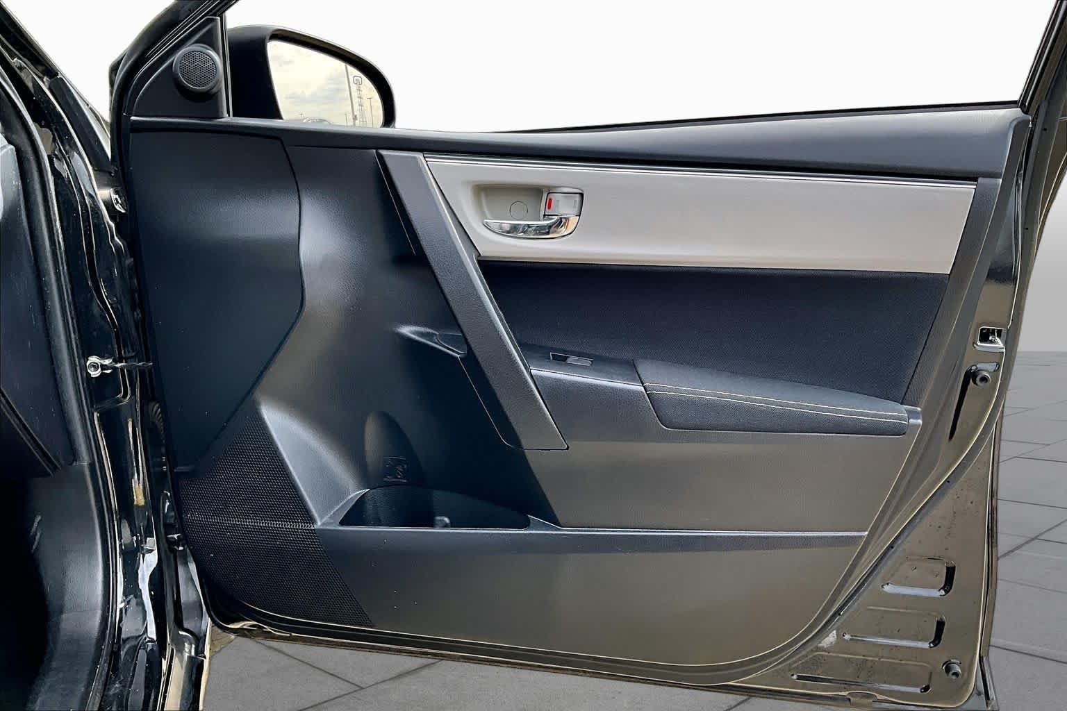 Used 2018 Black Sand Pearl Toyota LE image 21