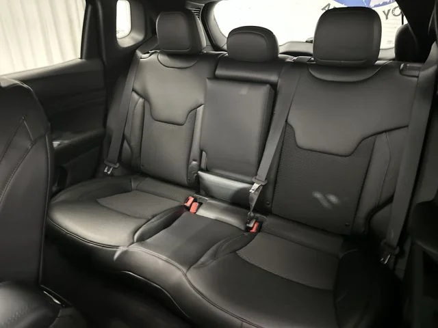 New 2026 Fathom Blue Pearl-Coat Exterior Paint Jeep Latitude image 25