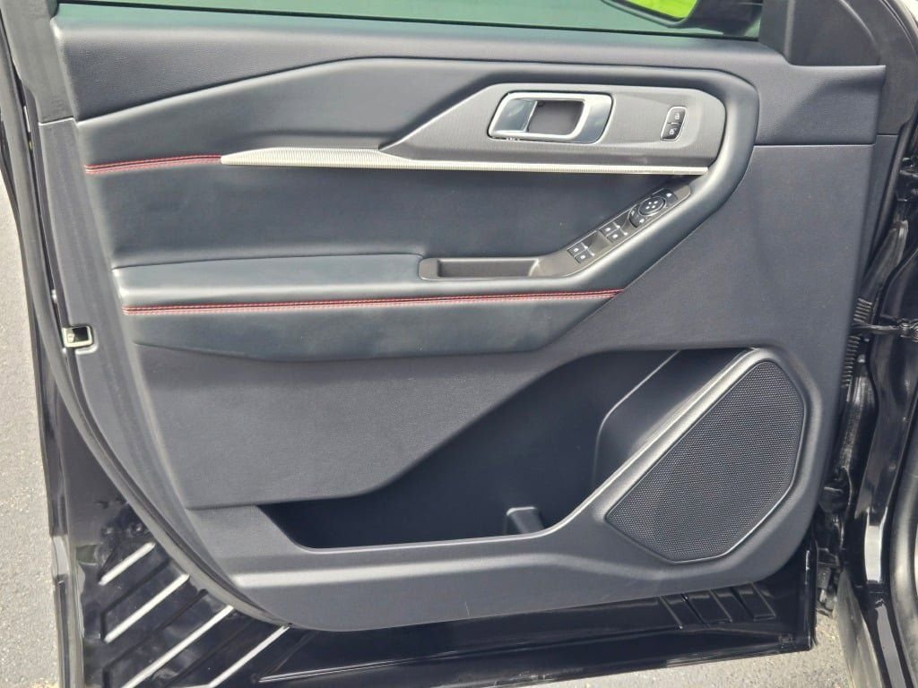Certified Used 2025 Black Metallic Ford ST-Line image 22