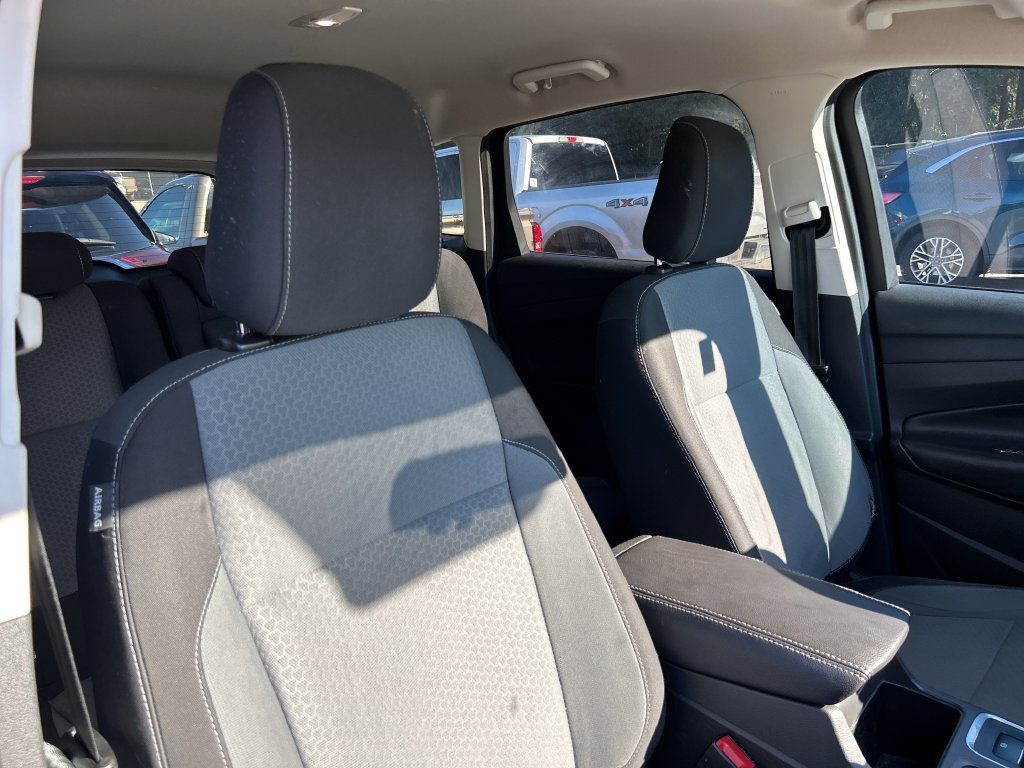 Used 2018 Gray Ford SE image 12