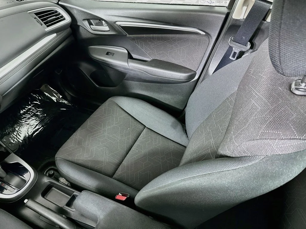 Used 2015 Alabaster Silver Metallic Honda EX image 22