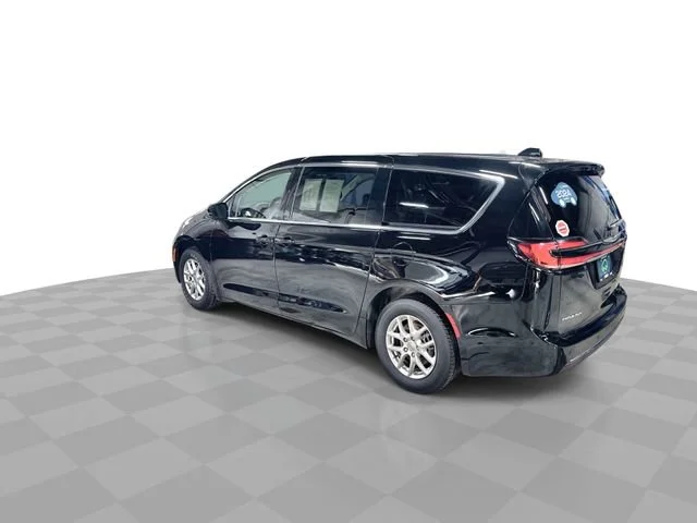 2024 Chrysler Pacifica Touring L - Photo 7