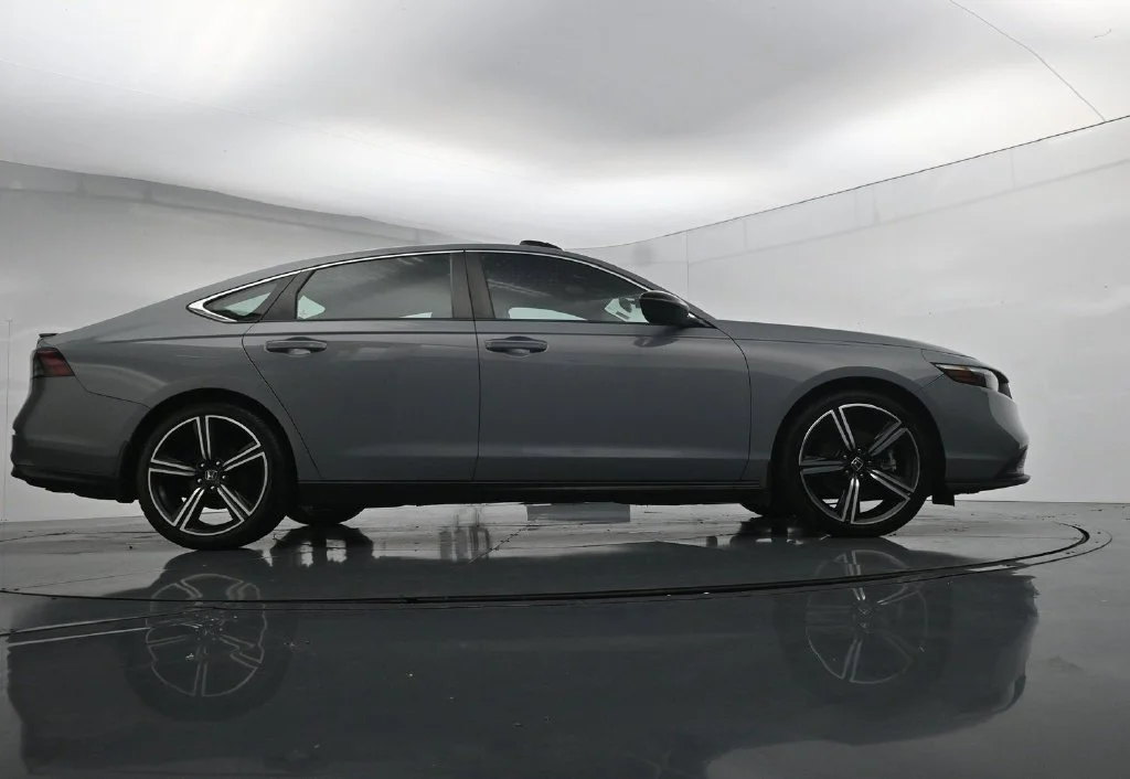 Used 2023  Honda Sport image 41