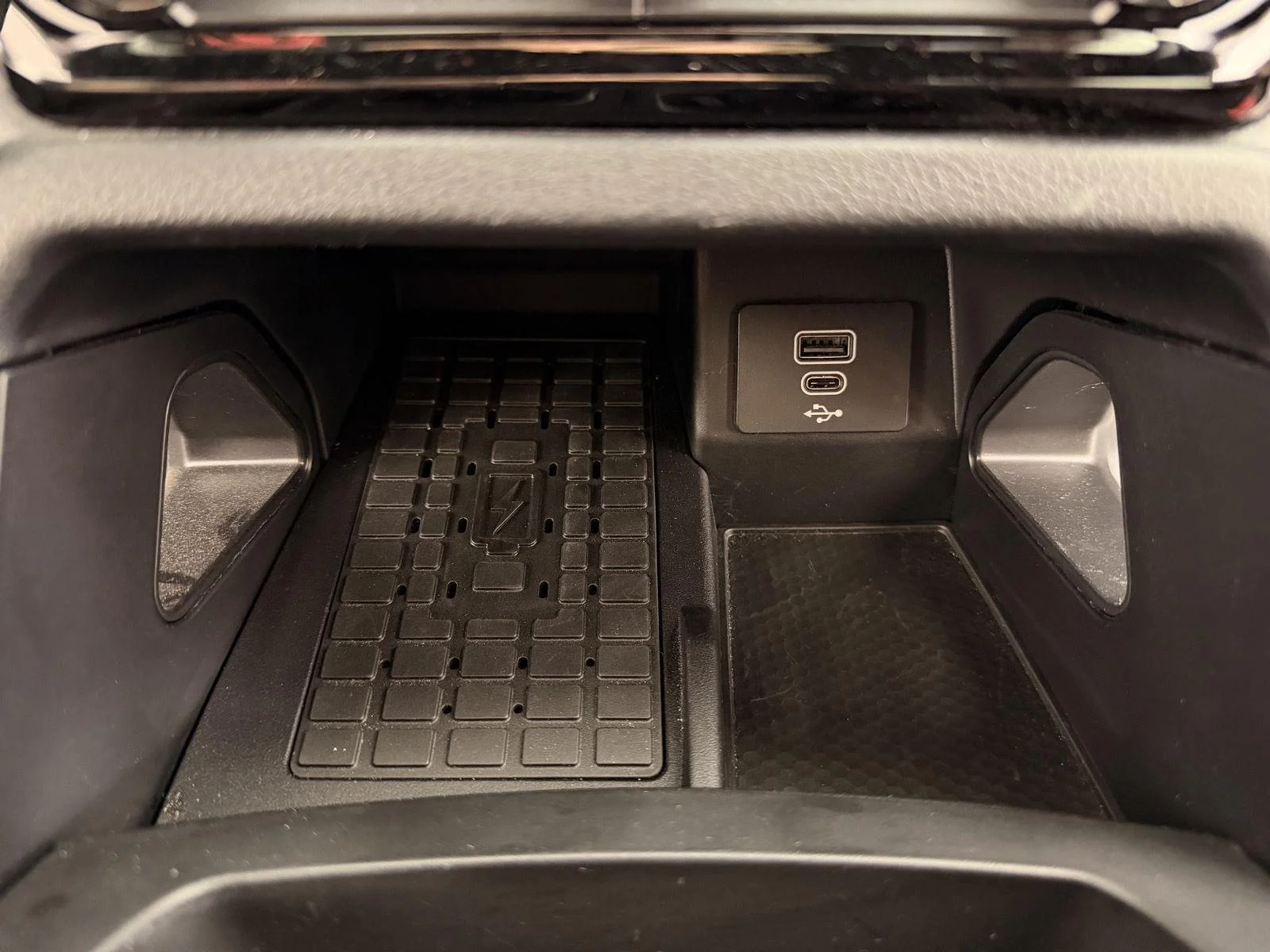 Used 2024 Oxford White Ford Raptor image 34