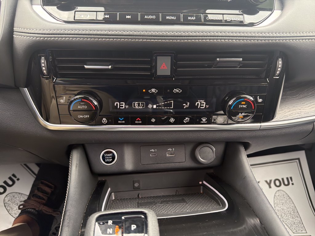 Used 2023 White Nissan Platinum image 23