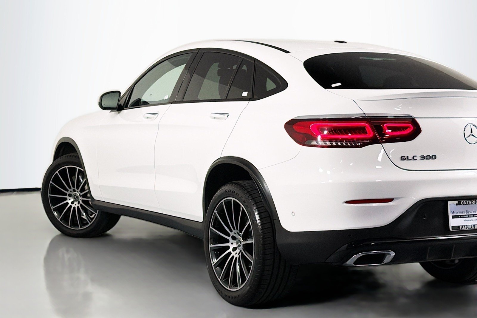 Used 2020 Polar White Mercedes-Benz GLC 300 image 15