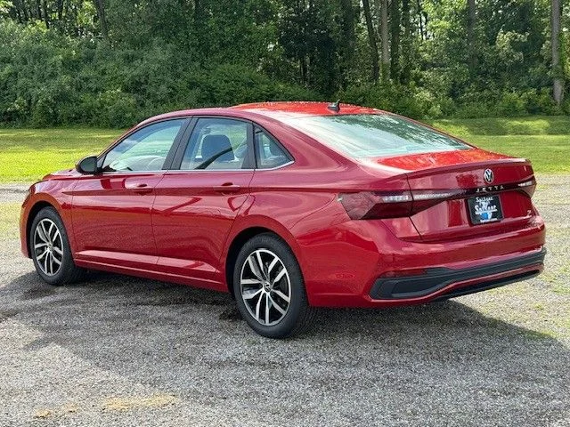 2025 Volkswagen Jetta SE - Photo 5