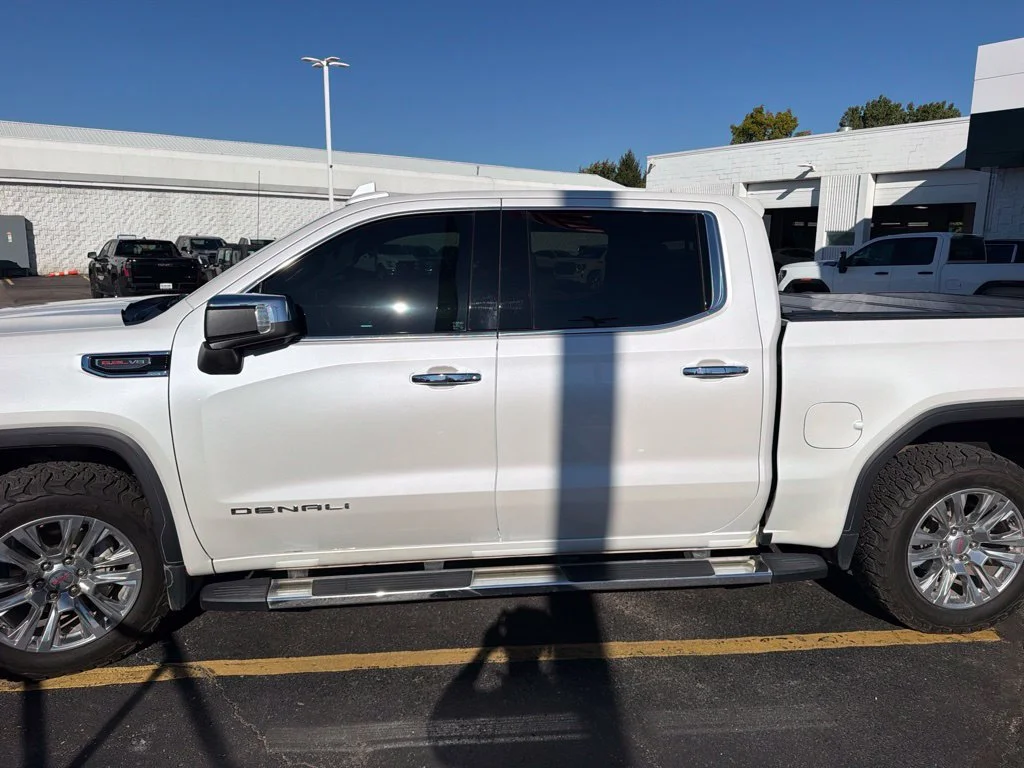 Used 2023 WHITE FROST TRICOAT GMC Denali image 5