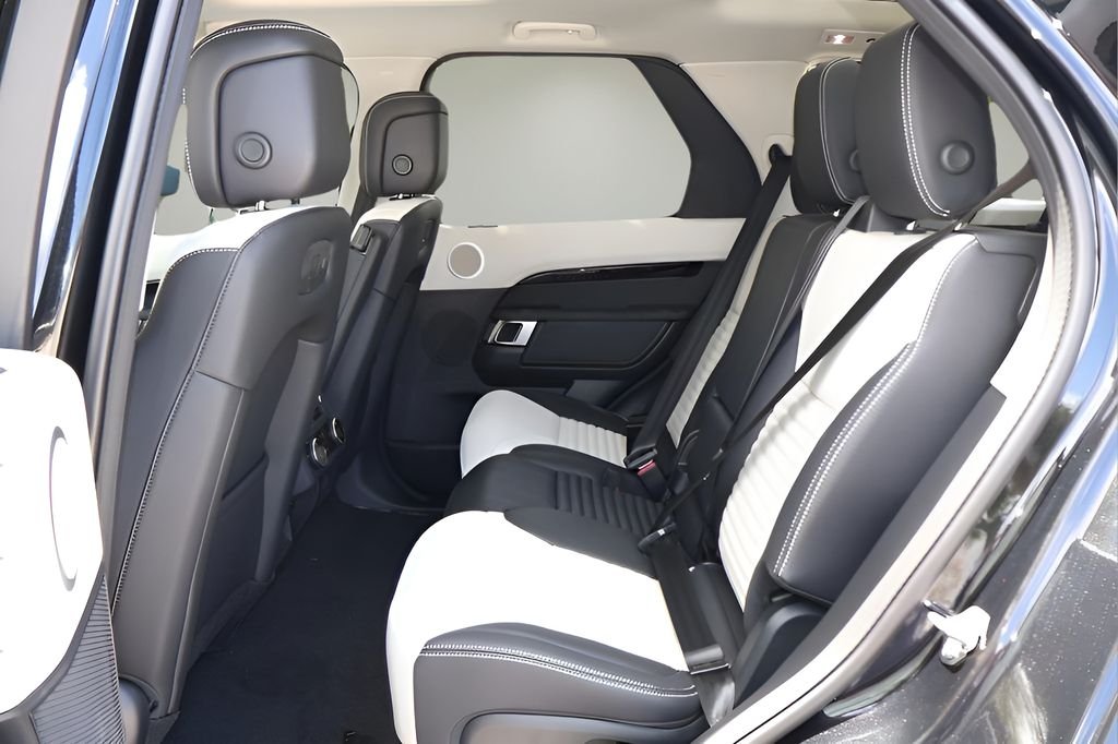 2025 Land Rover Discovery S - Photo 11