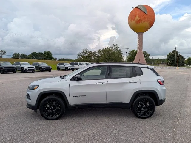 New 2026 Silver Zynith Metallic Clear-Coat Exterior Paint Jeep Latitude image 2