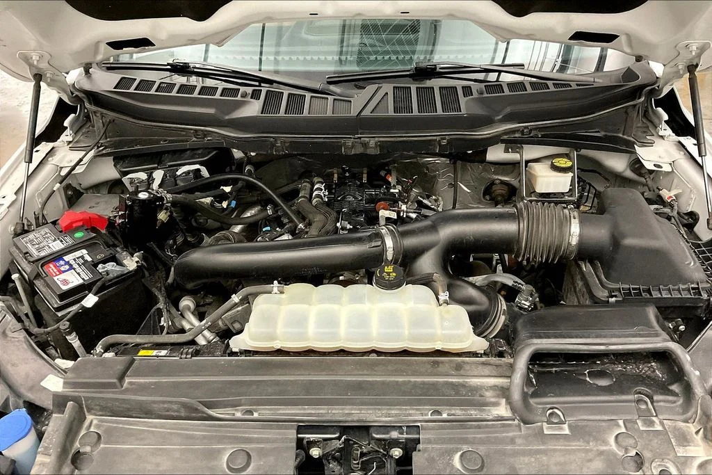Used 2021 White Ford Lariat image 14