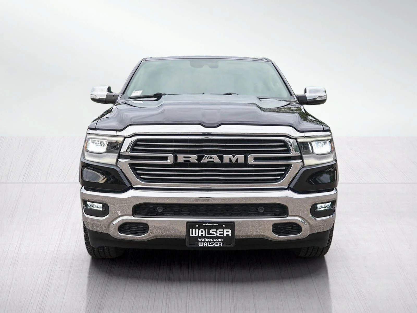 Used 2021 Diamond Black Crystal Pearlcoat Ram Laramie 4x4 V8 Crew Cab 5