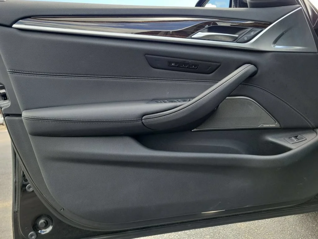 Used 2023 Black BMW i image 22