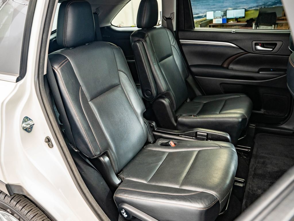 Used 2017 Blizzard Pearl Toyota Limited image 50