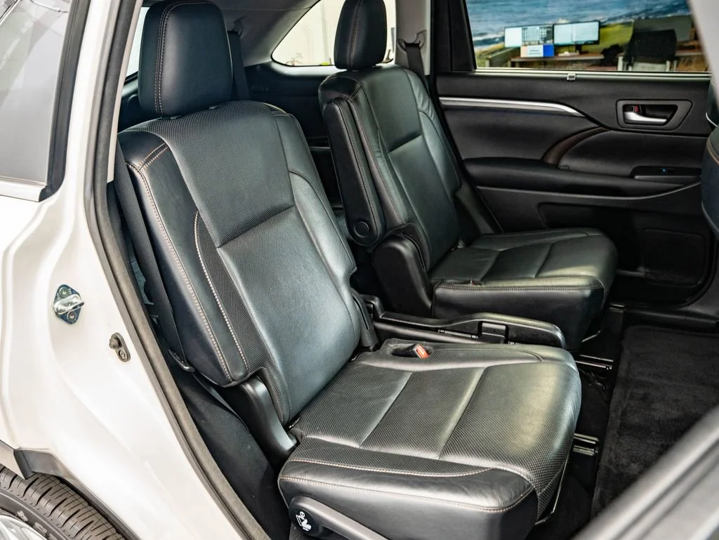 Used 2017 Blizzard Pearl Toyota Limited image 50