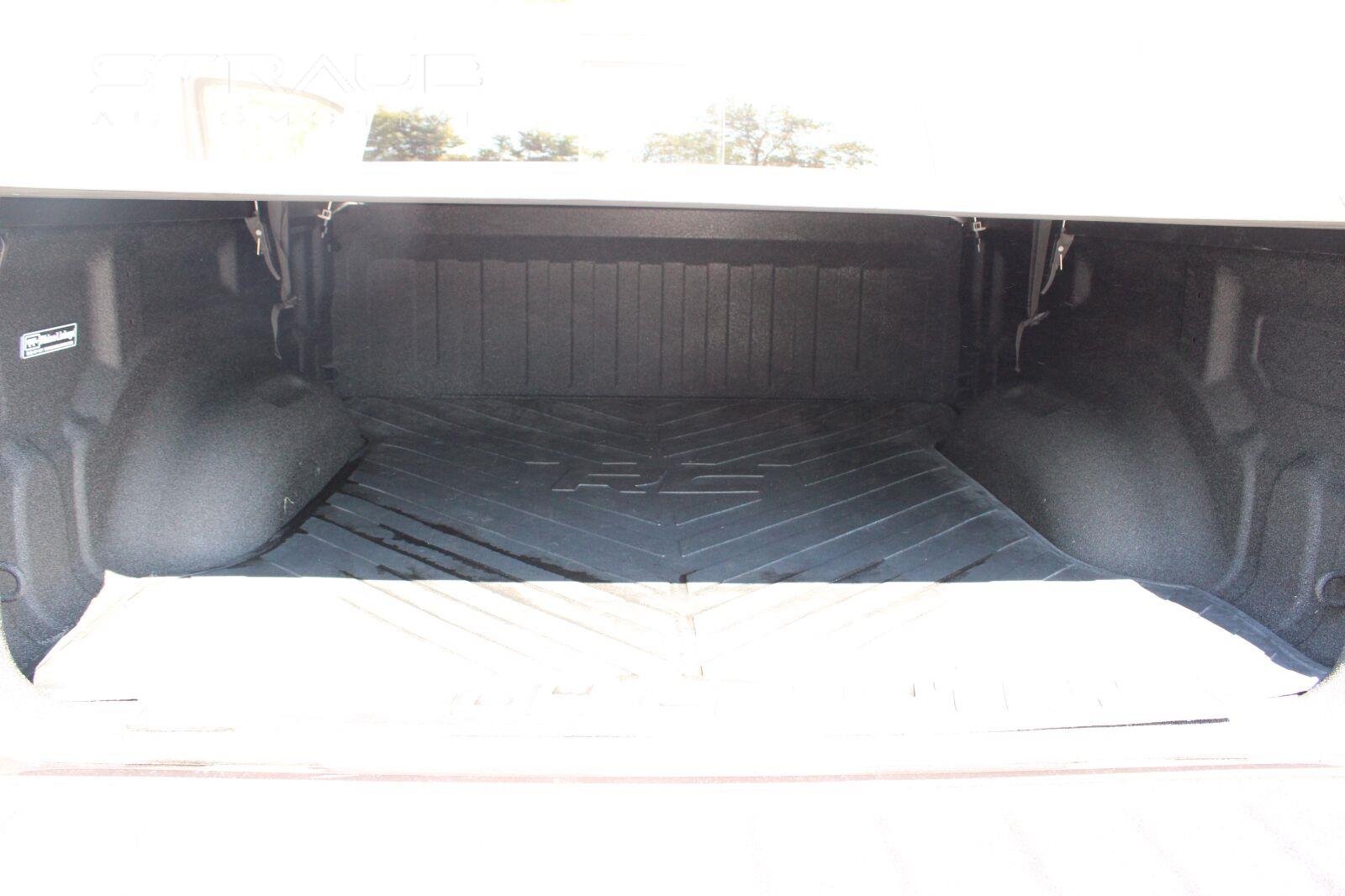 Used 2026 Granite Crystal Metallic Clearcoat Ram Big Horn image 17