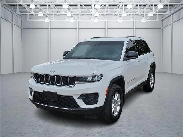 2025 Jeep Grand Cherokee Laredo 4x2