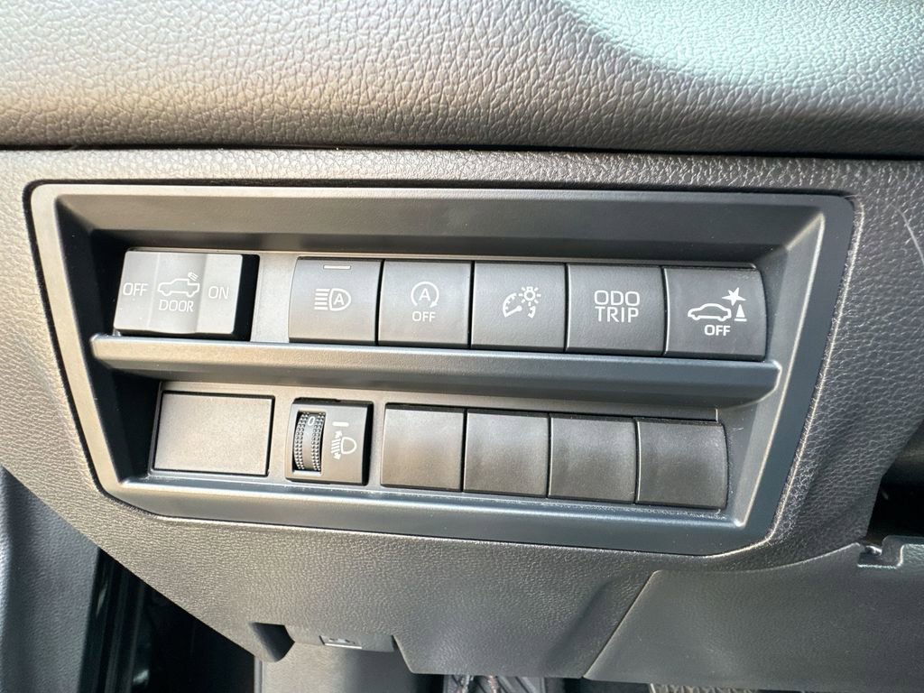 2025 Toyota Tundra Limited - Photo 17