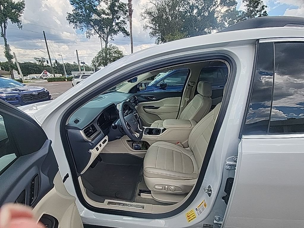 Used 2023 White GMC Denali image 12