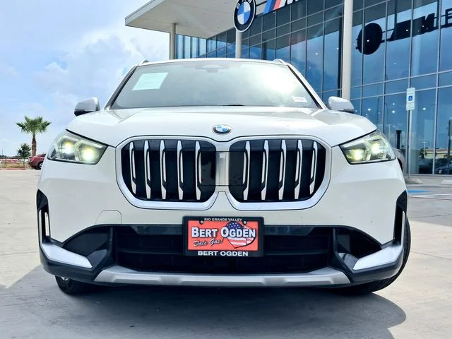 Used 2024 White BMW xDrive28i image 2